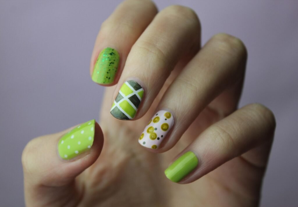 nail art, manicure, nature, nails, nail polish, cuticles, green manicure, green nail art, beautiful flowers, green nail polish, flowers, flower wallpaper, fingernails, color, polish, woman, hand, nail spa, style, glamour, female, natural nails, flower background, elegant nails
